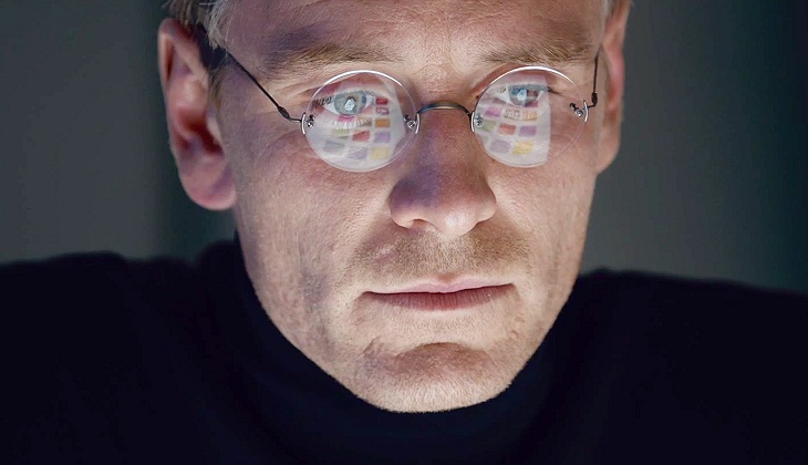 Michael Fassbender se convierte en Steve Jobs