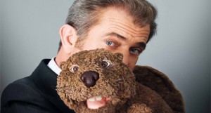 Mel Levanta La Cabeza Exterior