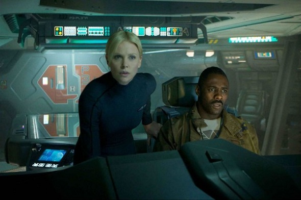 Charlize Theron en Prometheus interior