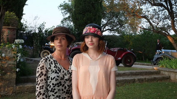 Emma Roberts y Marcia Gay Harden en 'Magic in the moonlight'