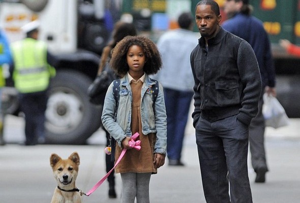 Quvenzhané Wallis y Jamie Foxx en el rodaje de 'Annie'