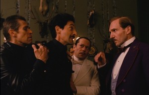 Adrien Brody se mete en problemas en 'El Gran Hotel Budapest'