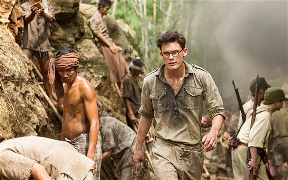 Jeremy Irvine encarna al joven Lomax en 'Un largo viaje'