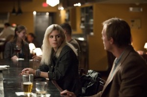 Kate Mara y Paul Bettany en 'Transcendence'