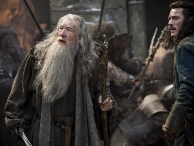 Gandalf y Bardo se enfrentan al temible Smaug