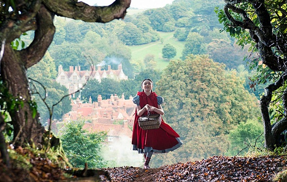 Caperucita Roja se aproxima al peligroso bosque