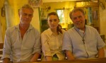 Rooney Mara y Martin Sheen junto a Stephen Daldry en el rodaje de 'Trash'