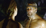 El Ray Winstone digital se enfrenta a la Angelina Jolie digital en esta imagen de Beowulf