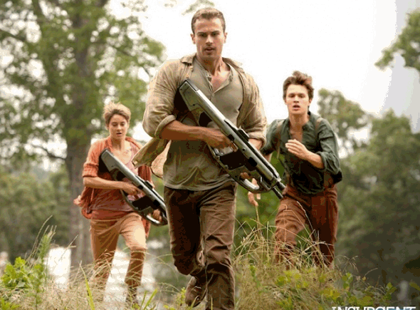 Los protagonistas de 'Insurgente', en la primera imagen oficial de la película