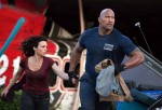 Dwayne Johnson y Carla Gugino en 'San Andreas'