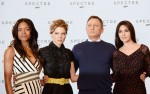 Daniel Craig acompañado por Naomie Harris, Lea Seydoux y Monica Bellucci