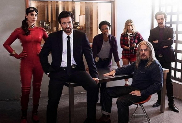 Una imagen del reparto de la serie Powers