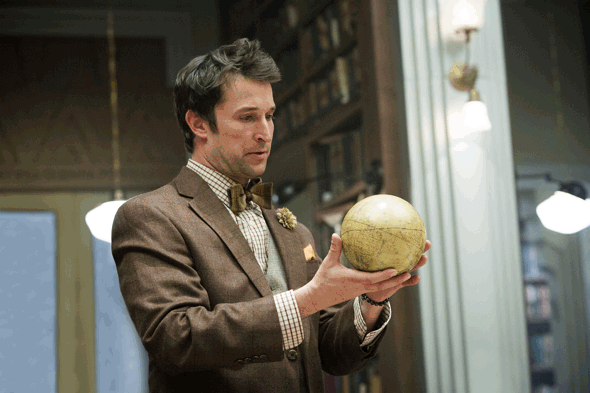 Noah Wyle en una imagen de 'The Librarians'