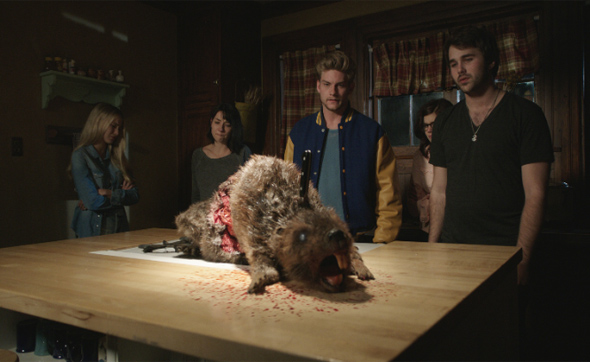 Fotograma de Zombeavers (castores zombies)