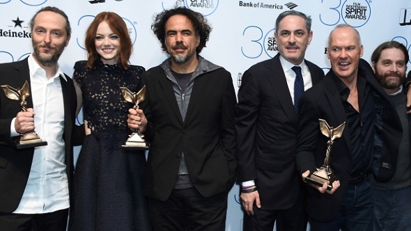 El equipo de 'Birdman' posa con sus premios
