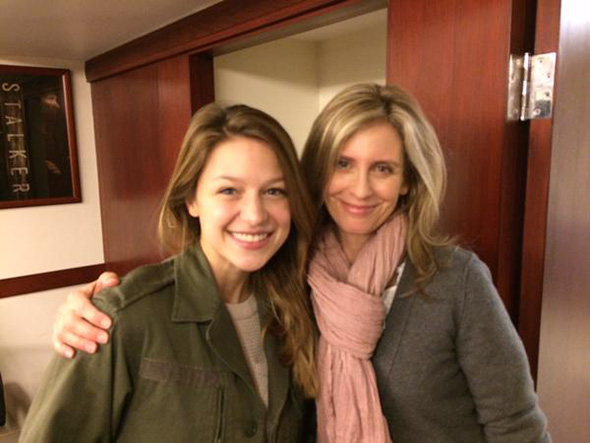 Melissa Benoist y Helen Slater Una imagen de Melissa Benoist y Helen Slater