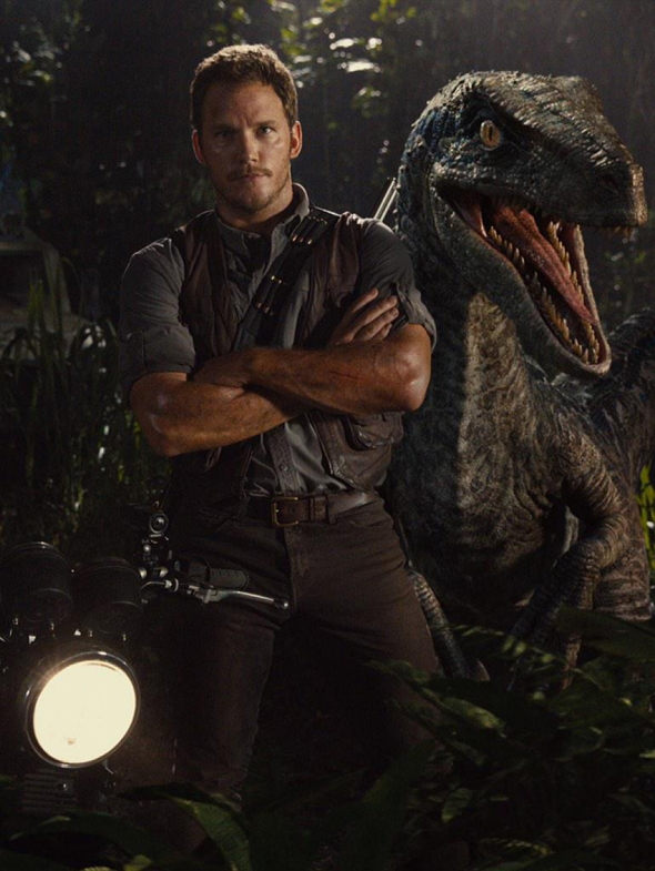 Chris Pratt y un Velociraptor en Jurassic World
