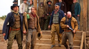 Madds Mikelsen en problemas en 'The salvation'