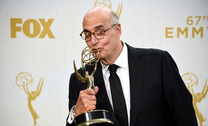 Jeffrey Tambor consigue el Emmy por 'Transparent'