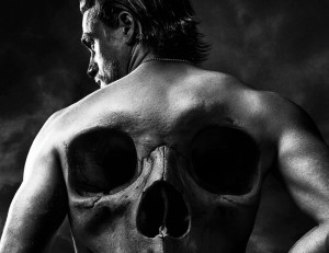 Jax Teller se dirige a SAMCRO a toda velocidad por la carretera del infierno con destino a la venganza