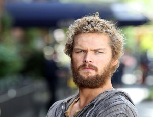Finn Jones es Danny Rand destacada