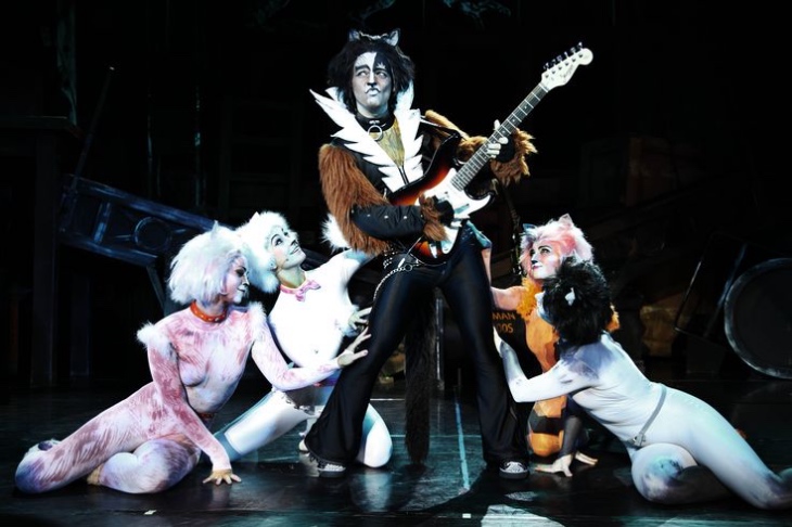 nt_16_Musical Cats-interior1