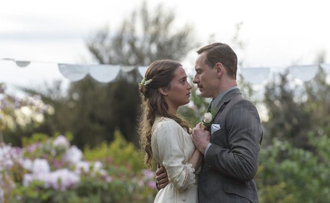 Vikander y Fassbender en 'La luz entre los océanos'