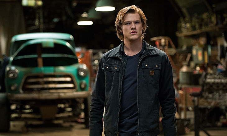 Lucas Till en Monster Trucks