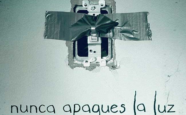 Nunca apagues la luz (Lights out) destacada