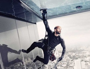 Póster en español de Mechanic: Resurrection destacada