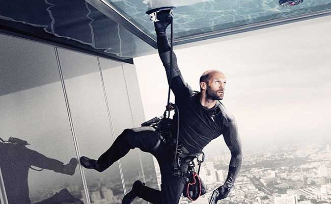 Póster en español de Mechanic: Resurrection destacada