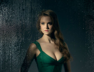 Maggie Geba como Poison Ivy en Gotham destacada