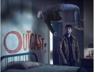 Del creador de ‘The Walking Dead’, Llega la primera temporada de ‘Outcast’