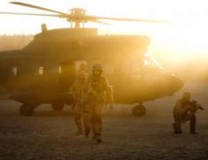 Os traemos nuevas imágenes de ‘Zona hostil’ y su director nos habla de este film bélico made in Spain