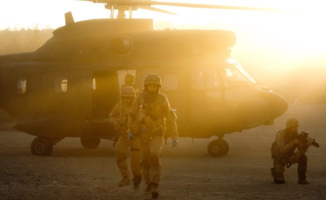 Os traemos nuevas imágenes de ‘Zona hostil’ y su director nos habla de este film bélico made in Spain