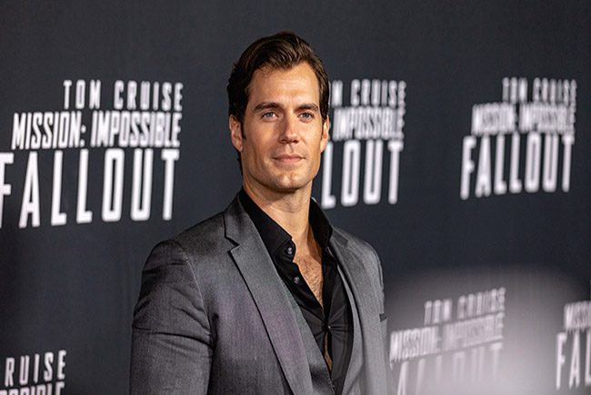Henry Cavill será Geralt de Rivia
