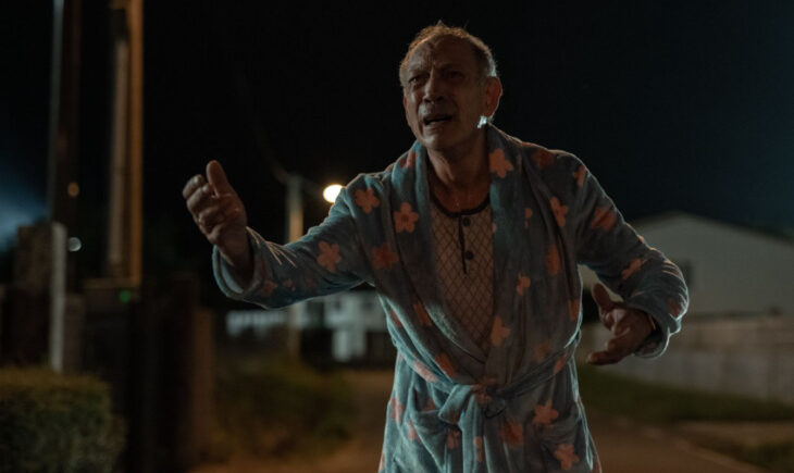Tristán Ulloa como el sargento Elías en una escena nocturna de El crimen de Pazos.