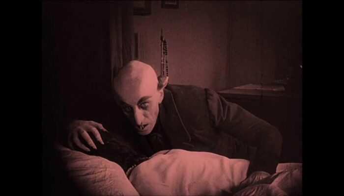 Max Schreck como el conde Orlok en Nosferatu (1922), imagen del tráiler oficial de Kino Lorber.