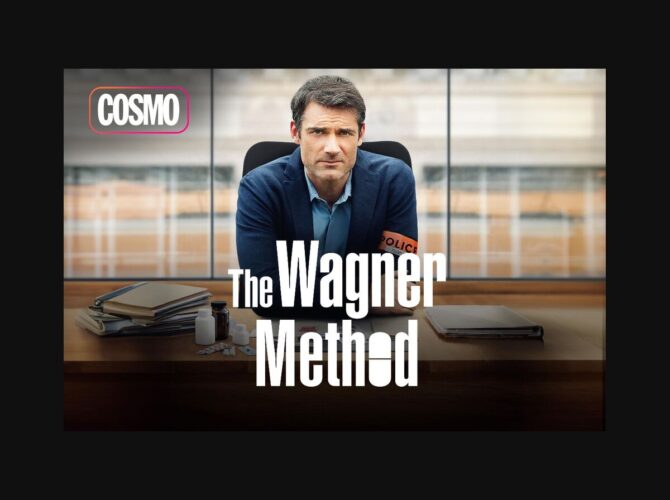 Gil Alma como César Wagner ante una mesa, con el título The Wagner Method y el logotipo COSMO.